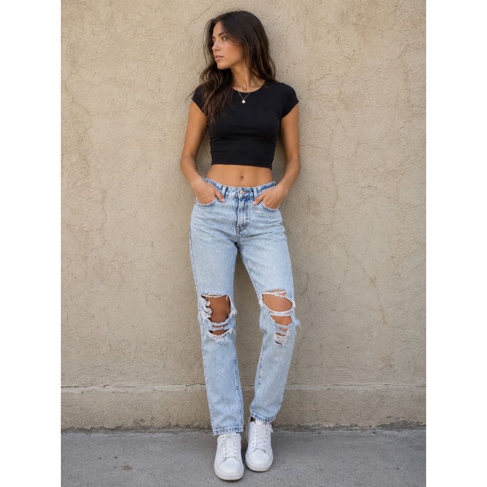 American Eagle High Rise‎ Distressed Mom Jeans Light Wash Denim Size 000